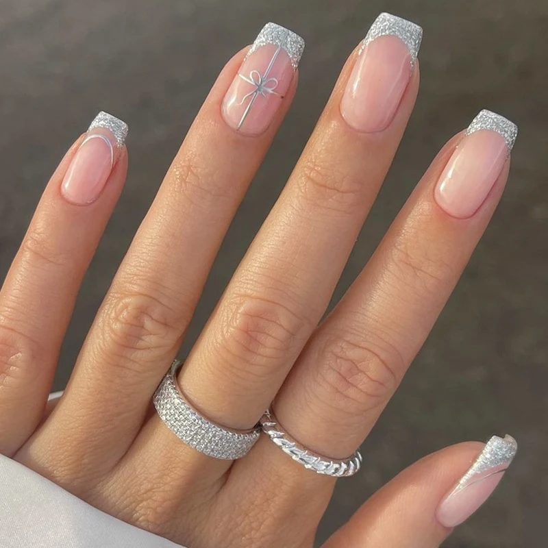 Kunstnagelset mit festlichem Winterthema Brehn