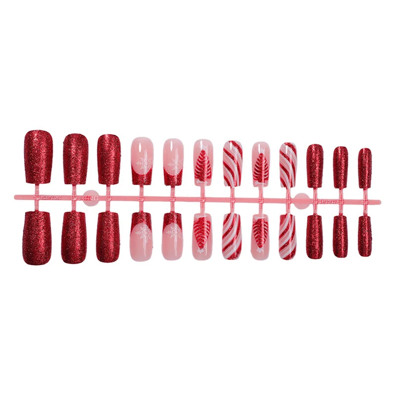 Kunstnagelset mit festlichem Glitzer und kreativen Weihnachtsmotiven Brehn