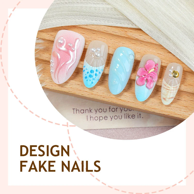 Kunstnagelset mit floralen und glamourösen Designs Brehn