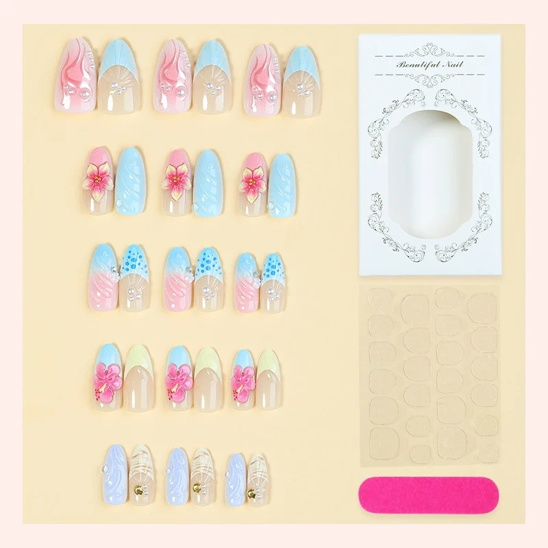 Kunstnagelset mit floralen und glamourösen Designs Brehn