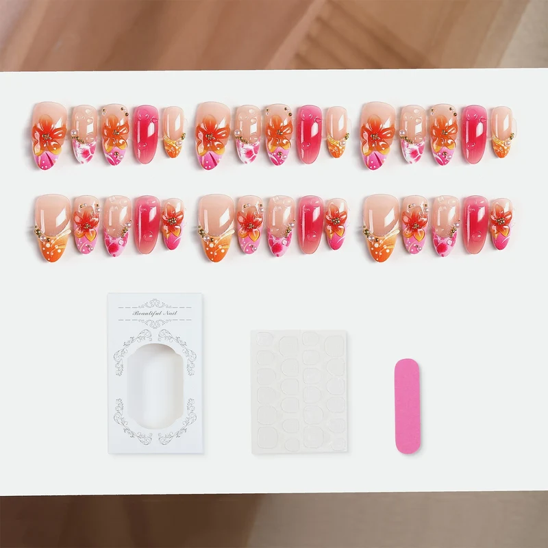 Kunstnagelset mit floralen Designs und eleganten Verzierungen Brehn