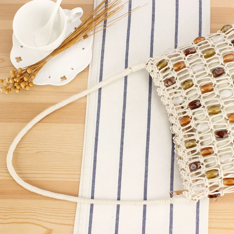 Handtasche mit farbigem Perlenmuster Skanto