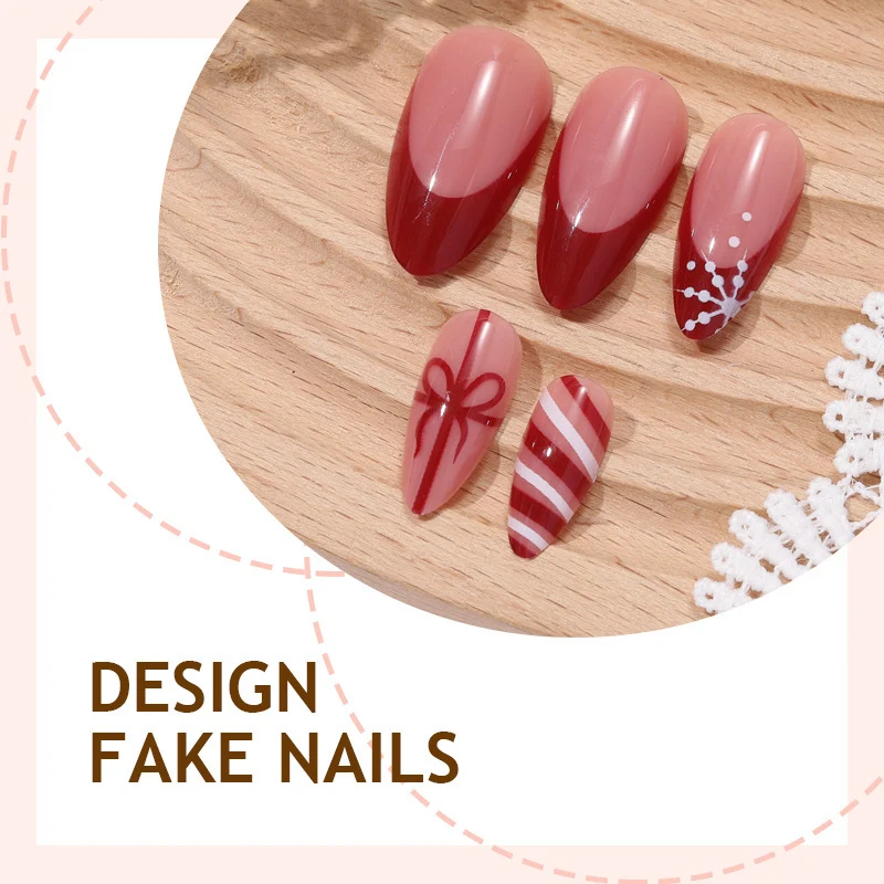 Kunstnagelset mit festlichem Design, charmanten Verzierungen und Glitzerakzenten Brehn