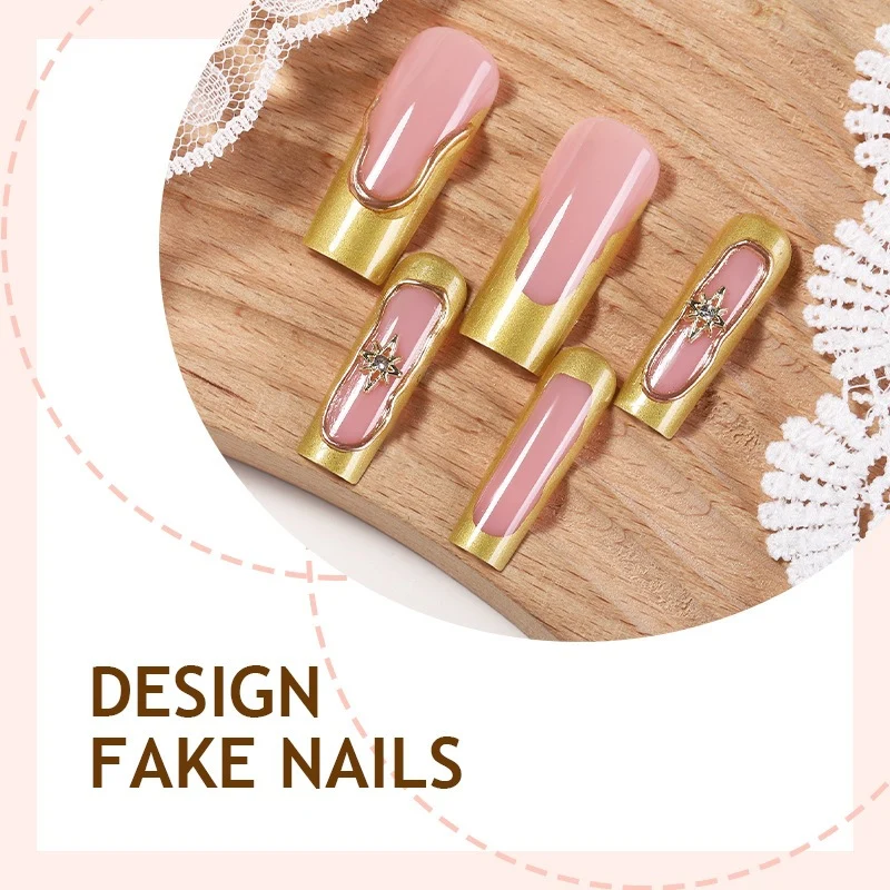 Kunstnagelset mit extravaganten Goldakzenten Brehn
