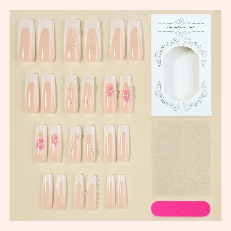 Kunstnagelset mit Exquisiten Blüten- und Glitzerakzenten Brehn