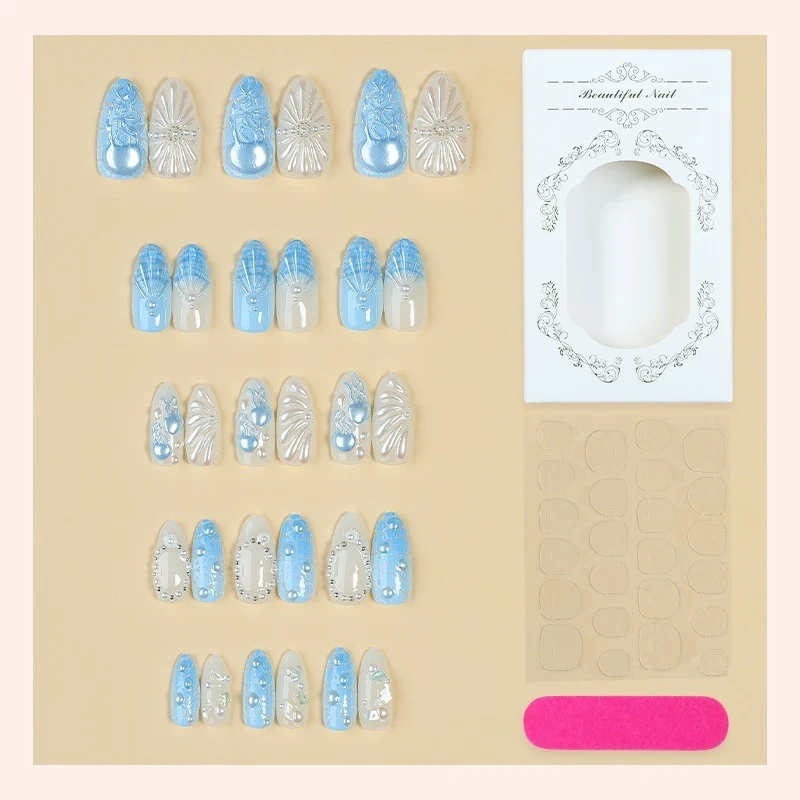Kunstnagelset mit exquisiten 3D-Elementen und eleganten Designs Brehn