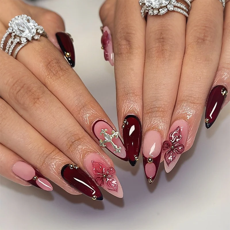 Kunstnagelset mit exquisite Blüten- und Glitzermotiven Brehn