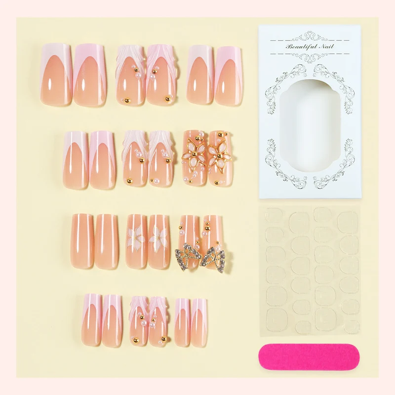 Kunstnagelset mit exklusiven Blüten- und Glitzerelementen Brehn
