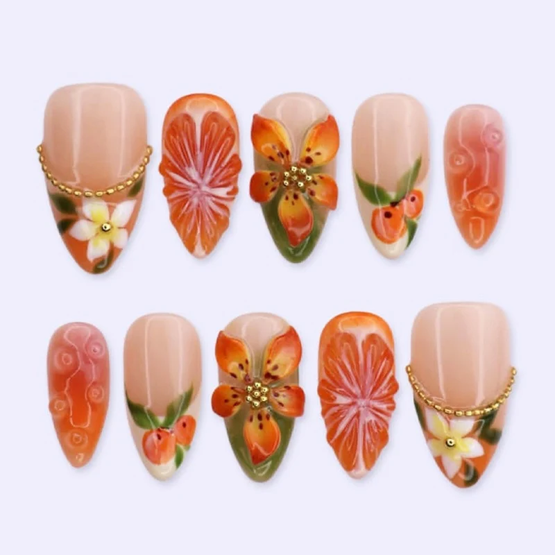 Kunstnagelset mit floralen und fruchtigen Akzenten Brehn