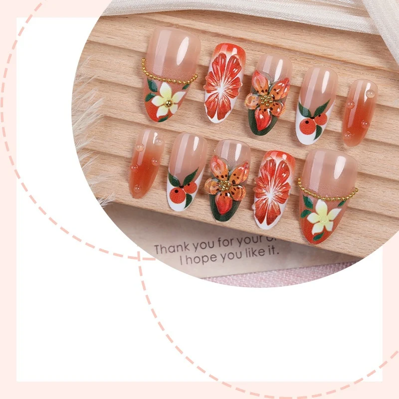 Kunstnagelset mit floralen und fruchtigen Akzenten Brehn