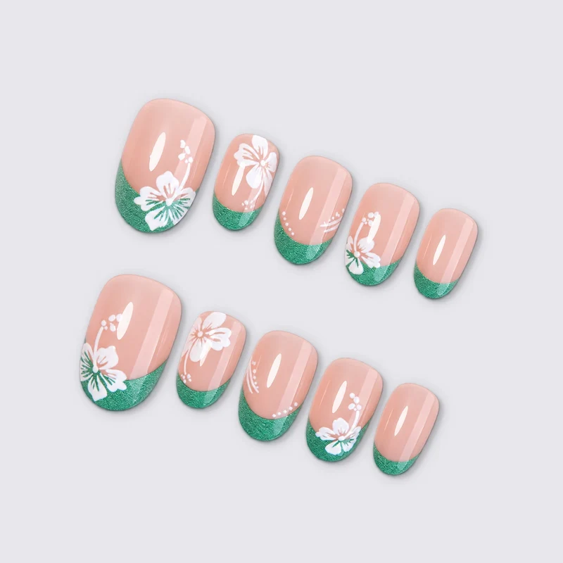 Kunstnagelset mit floralen Mustern und glitzernden Akzenten Brehn
