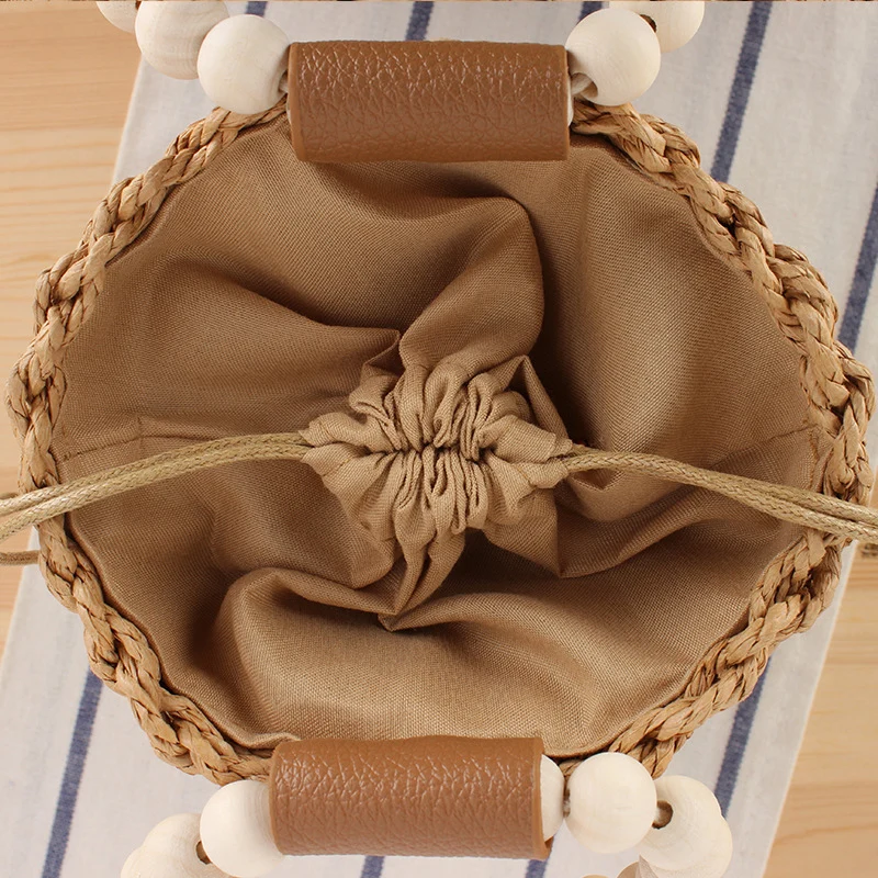 Handtasche in handgefertigter Naturflechtung mit elegantem Holzgriff Skanto