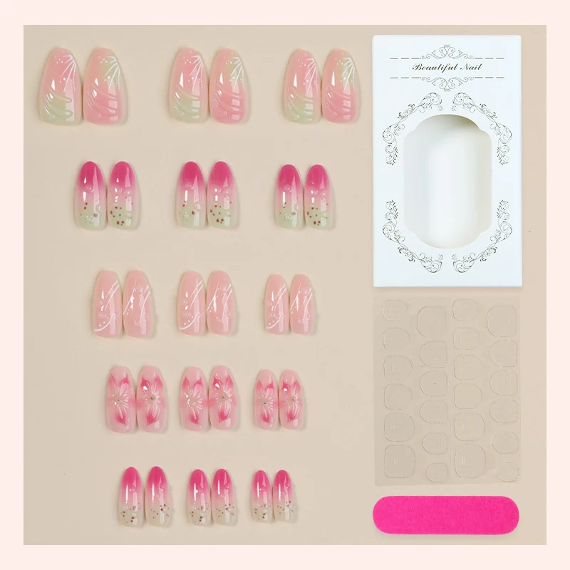 Kunstnagelset mit floralen Akzenten und Farbverlauf Brehn