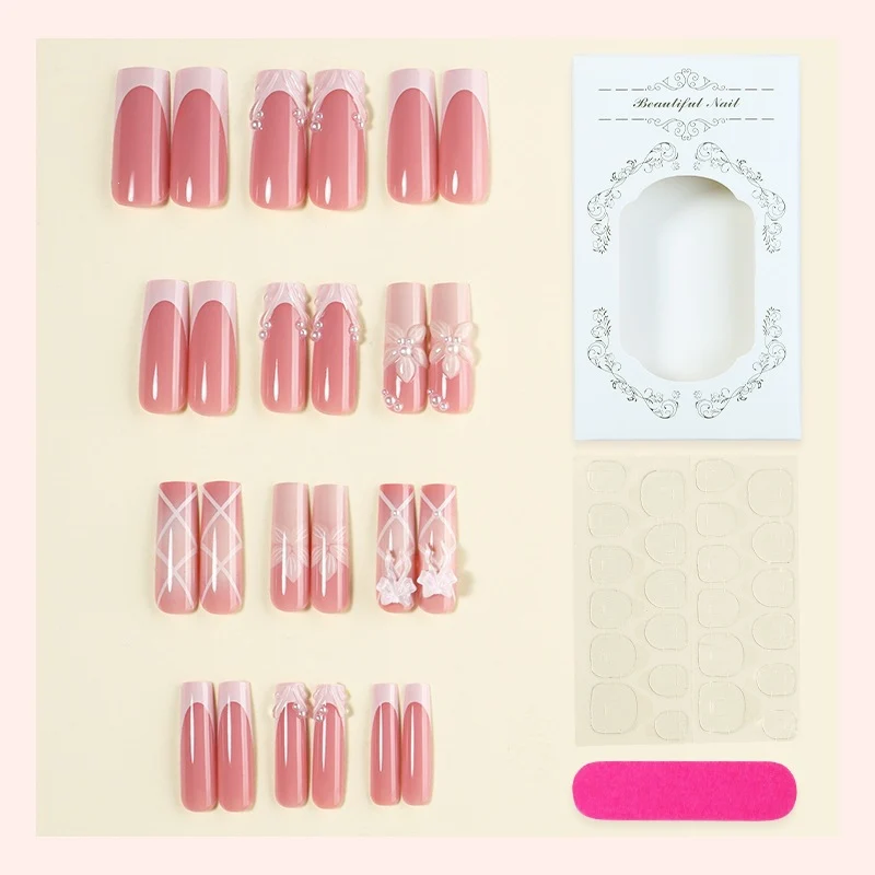 Kunstnagelset mit eleganten Verzierungen Brehn