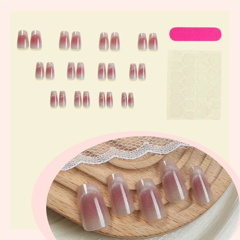 Kunstnagelset mit elegantem Ombre-Design Brehn