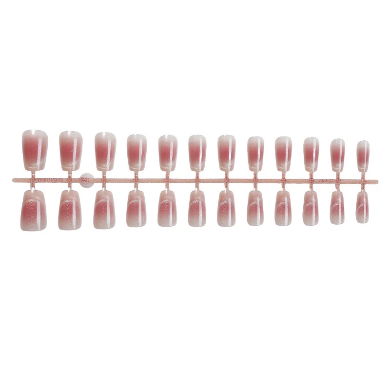 Kunstnagelset mit elegantem Ombre-Design Brehn