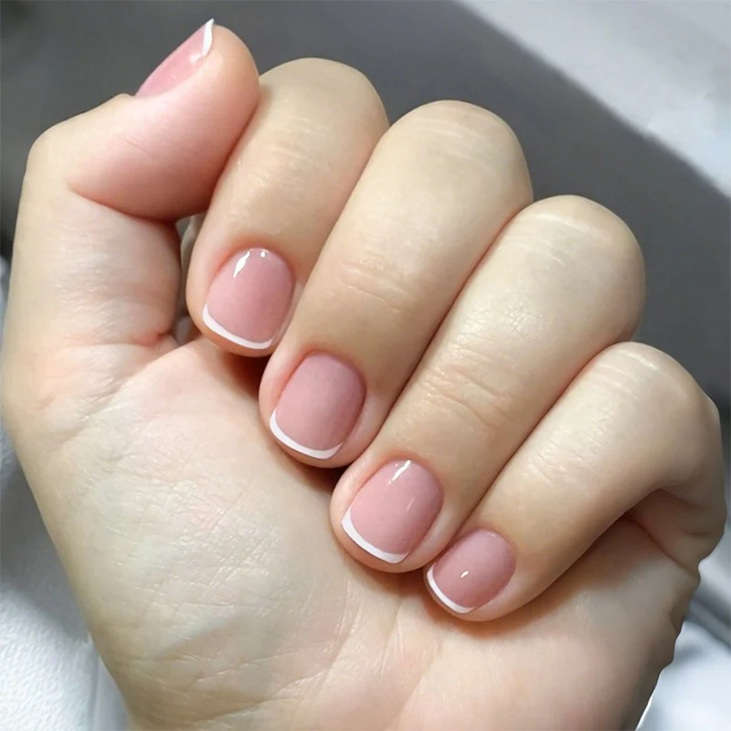 Kunstnagelset mit elegantem, natürlichem Look Brehn