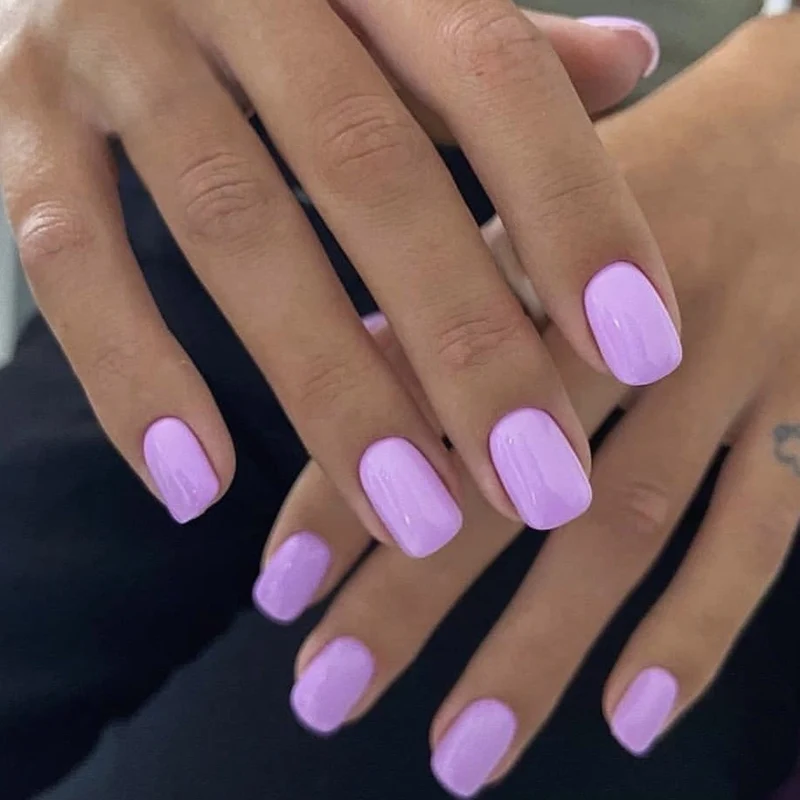 Kunstnagelset mit elegantem, natürlichem Finish Brehn