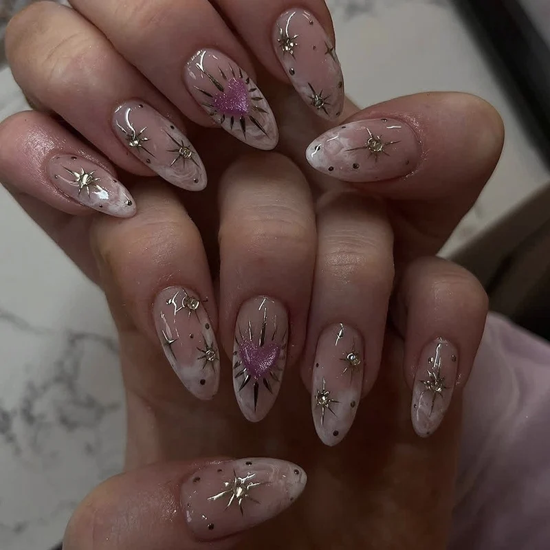 Kunstnagelset mit floralen Mustern Brehn
