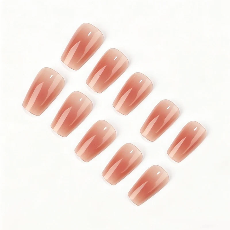 Kunstnagelset mit elegantem Hochglanz und natürlichem Finish Brehn
