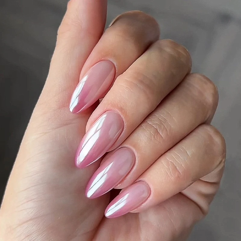 Kunstnagelset mit elegantem Hochglanz Ombre-Design und funkelnden Akzenten Brehn