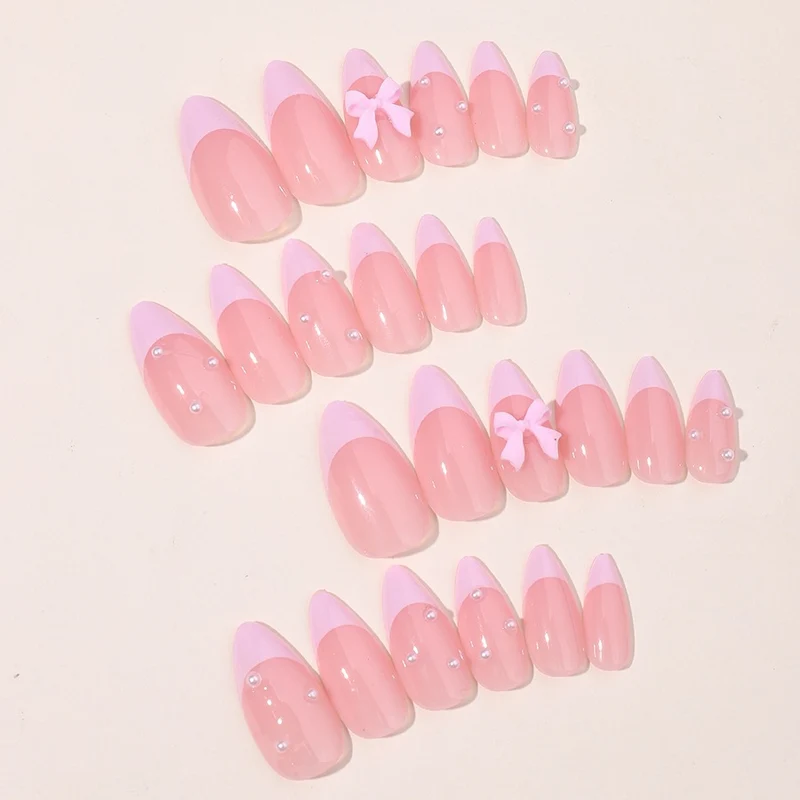 Kunstnagelset mit elegantem Glitzer- und Spitzen-Design Brehn