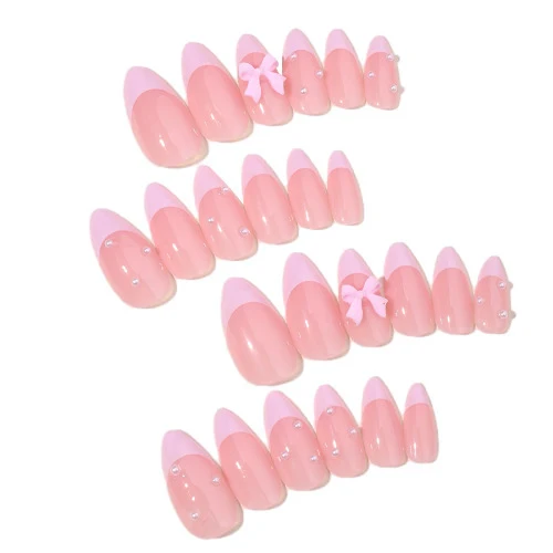 Kunstnagelset mit elegantem Glitzer- und Spitzen-Design Brehn