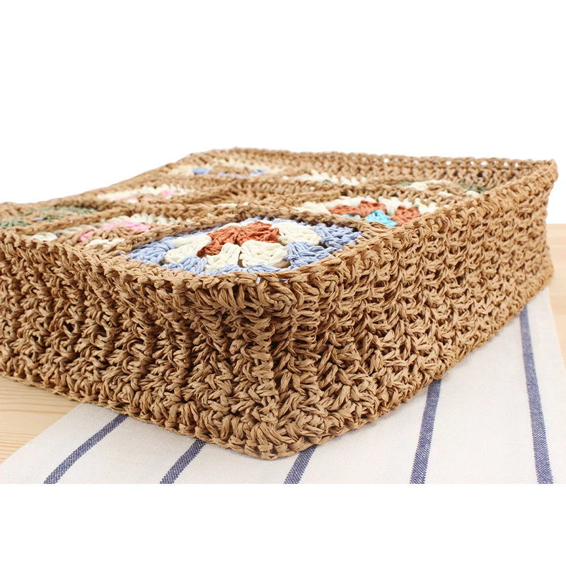 Handgefertigte Umhängetasche im floralen Patchwork-Design Skanto