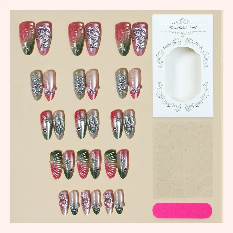 Kunstnagelset mit eleganten Farbverläufen und dekorativen 3D-Elementen Brehn