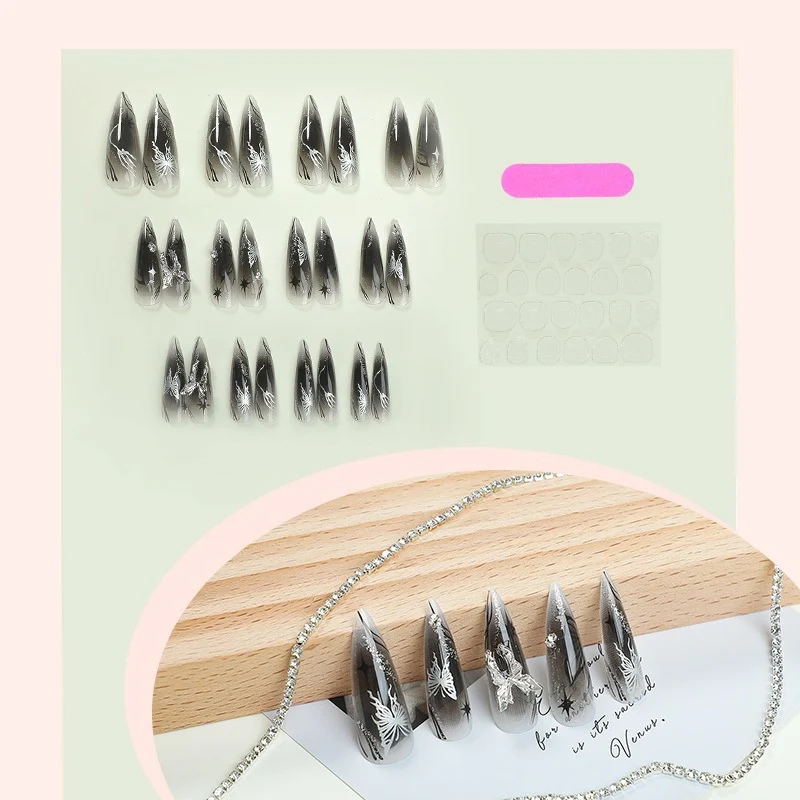 Kunstnagelset mit elegantem, floralem Design und Glitzerdetails Brehn