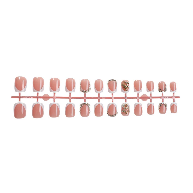 Kunstnagelset mit elegantem Blüten-Design und Glitzerakzenten Brehn