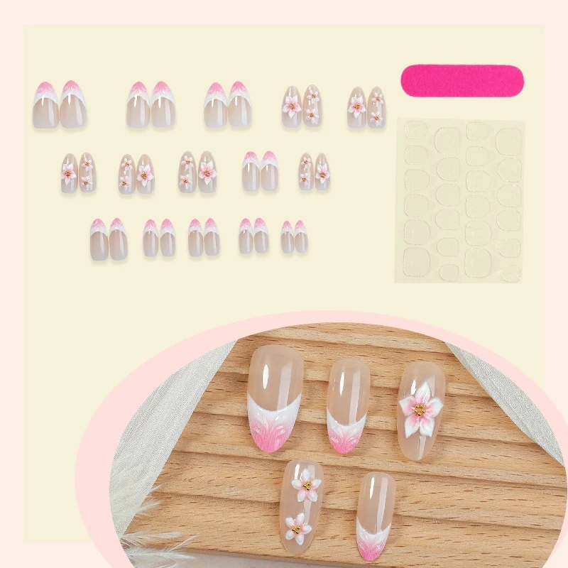 Kunstnagelset mit eleganten Blumendesigns und zarten Farbverläufen Brehn