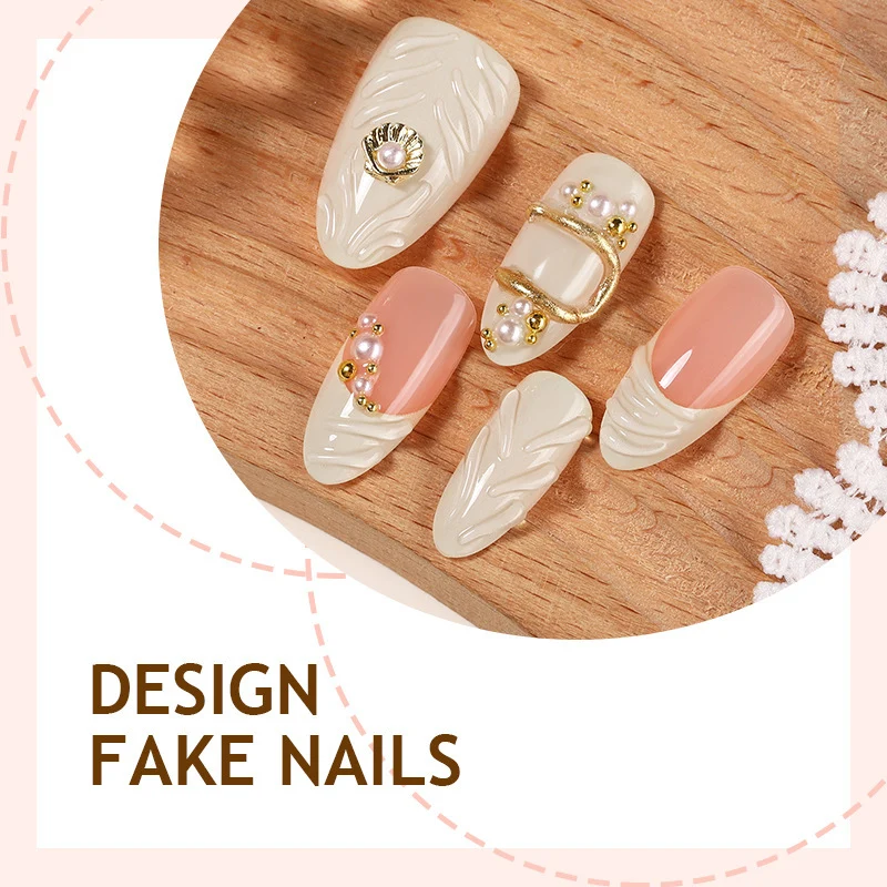 Kunstnagelset mit eleganten 3D-Verzierungen und glamourösen Akzenten Brehn
