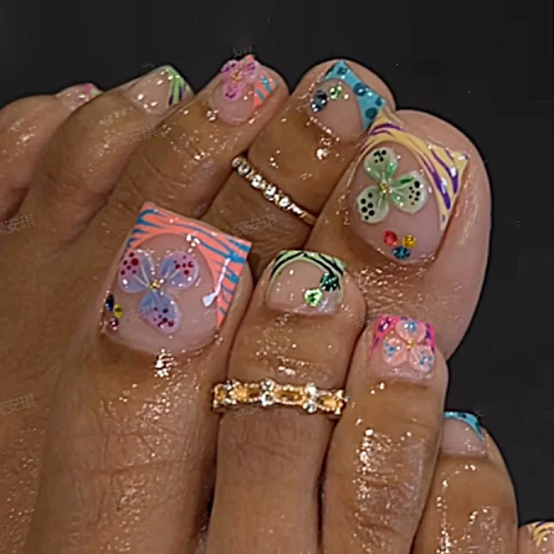 Kunstnagelset mit bunten Schmetterlings- und Blumenmotiven Brehn