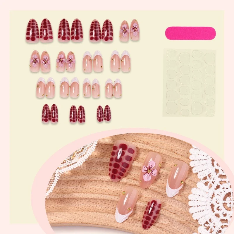 Kunstnagelset mit aufregenden Blumen- und Glitzermotiven Brehn