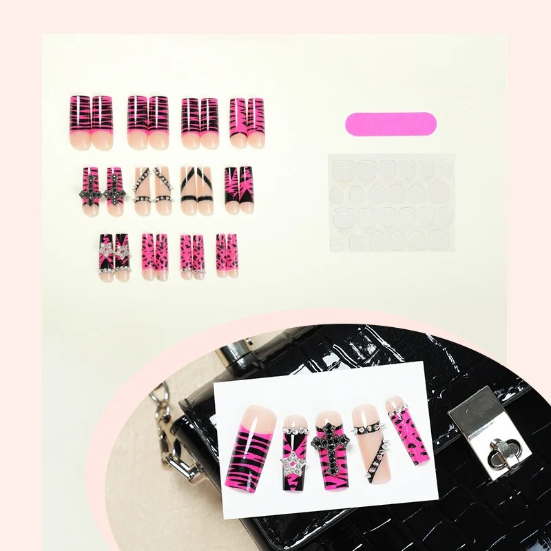 Kunstnagelset mit auffälligen Tier- und Glitzermustern Brehn