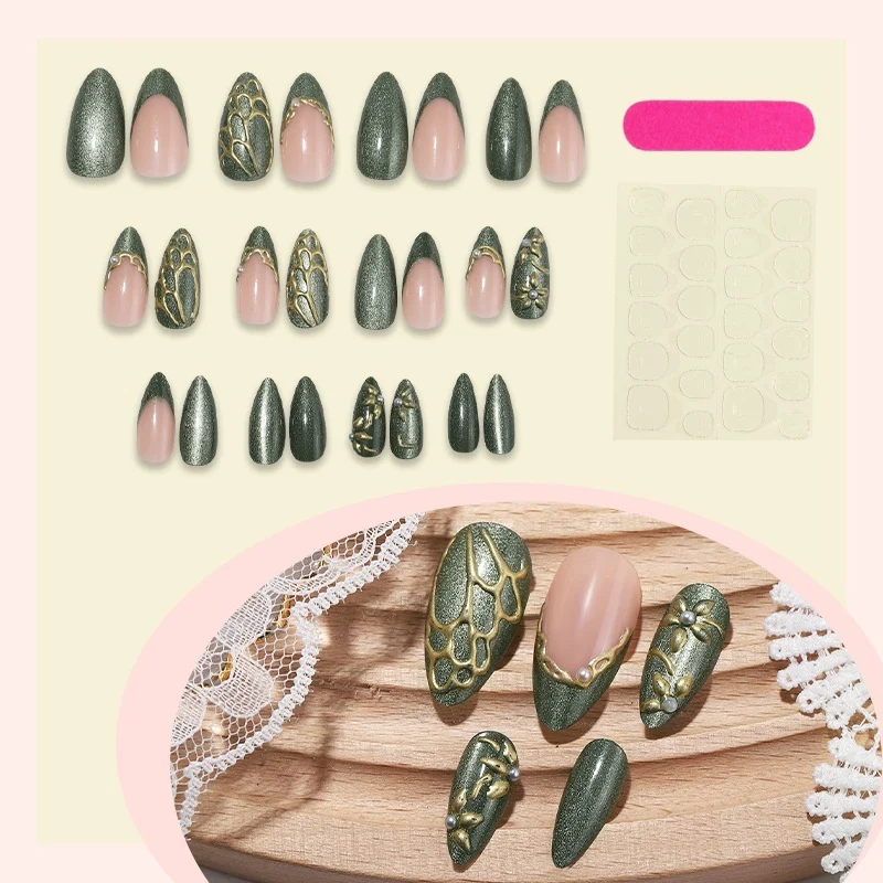 Kunstnagelset mit eleganten 3D-Elementen und luxuriösen Akzenten Brehn