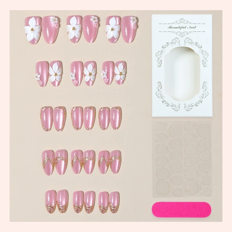 Kunstnagelset mit eleganten 3D-Blüten und glamourösen Akzenten Brehn