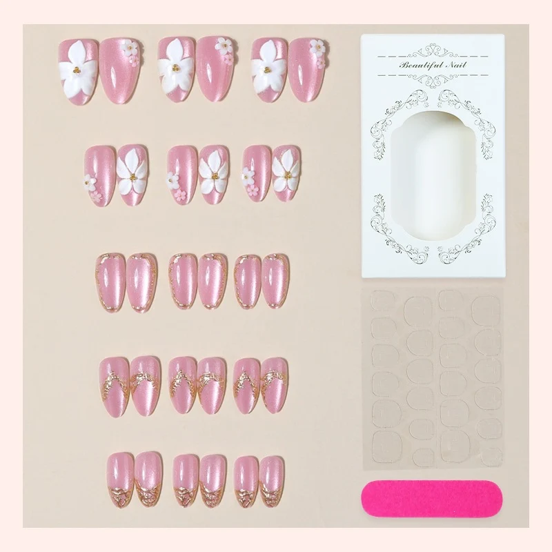 Kunstnagelset mit eleganten 3D-Blüten und glamourösen Akzenten Brehn
