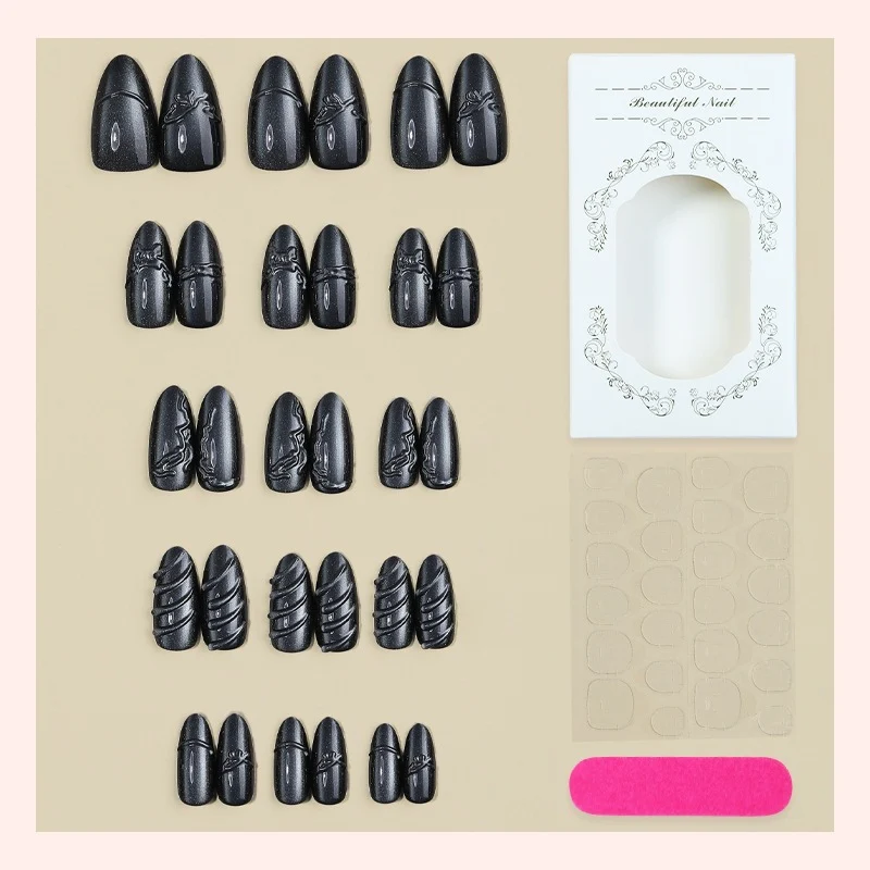Kunstnagelset mit elegantem und schimmerndem Design Brehn
