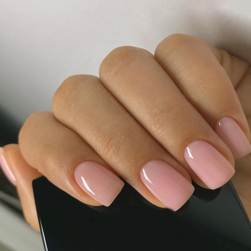 Kunstnagelset mit elegantem und natürlichem Glanz Brehn