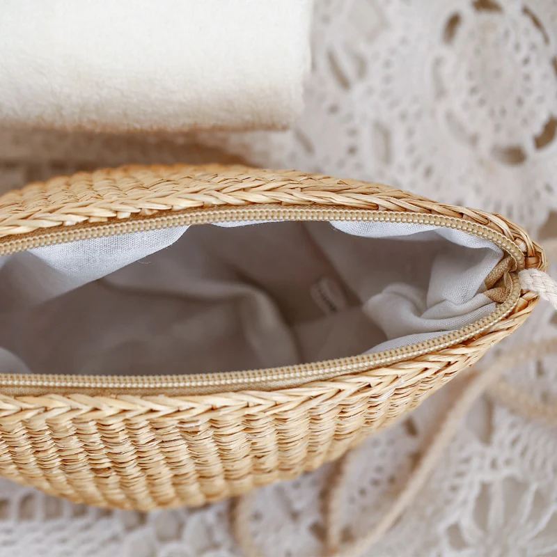 Handgemachte Stroh-Clutch mit elegantem Design Skanto
