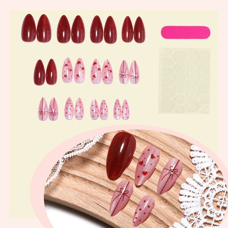 Kunstnagel-Set mit romantischen Motiven Brehn