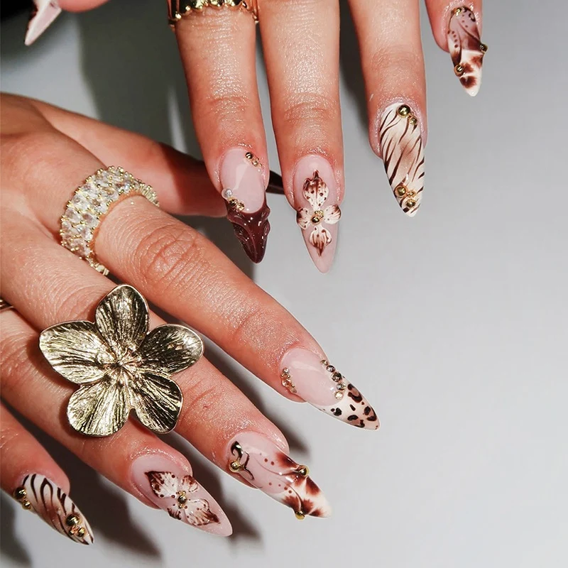 Kunstnagelset mit elegantem Tier- und Blumen Design Brehn