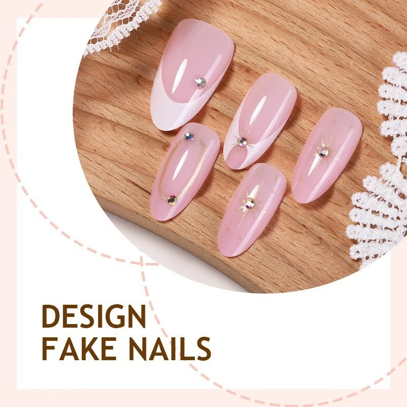 Kunstnagelset mit elegantem Spitzen-Design und glamourösen Akzenten Brehn