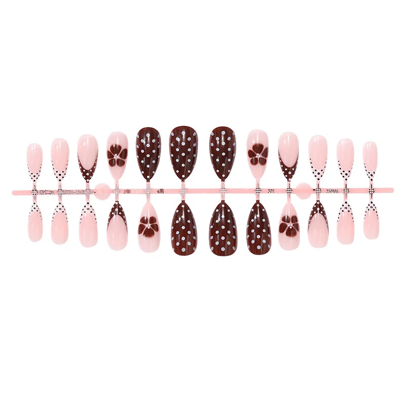 Kunstnagelset mit elegantem Punkt- und Blumen-Design Brehn