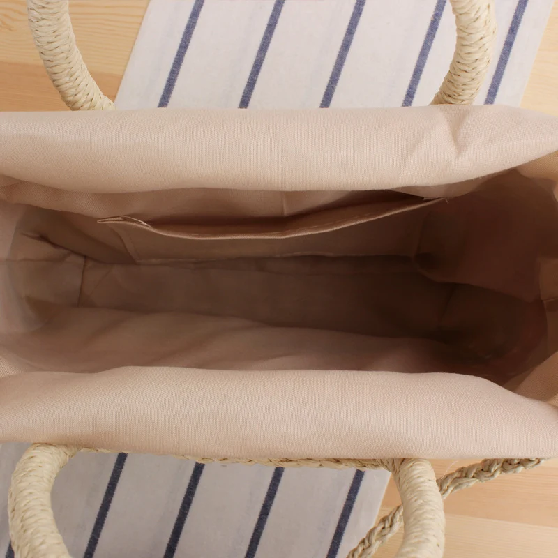 Geflochtene Umhängetasche mit farbenfrohem Streifendesign Skanto