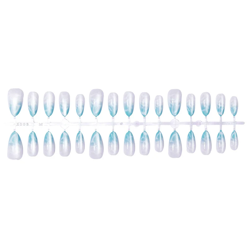 Kunstnägel-Set mit elegantem Farbverlauf und luxuriösem Glanz Brehn
