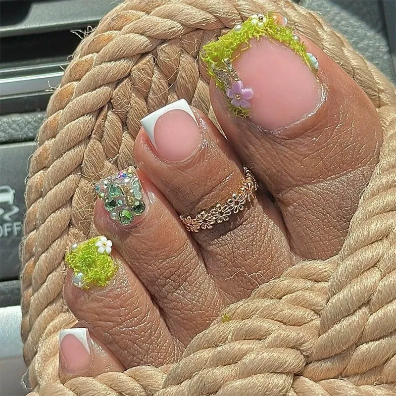 Kunstnagelset mit holographischem Effekt Brehn