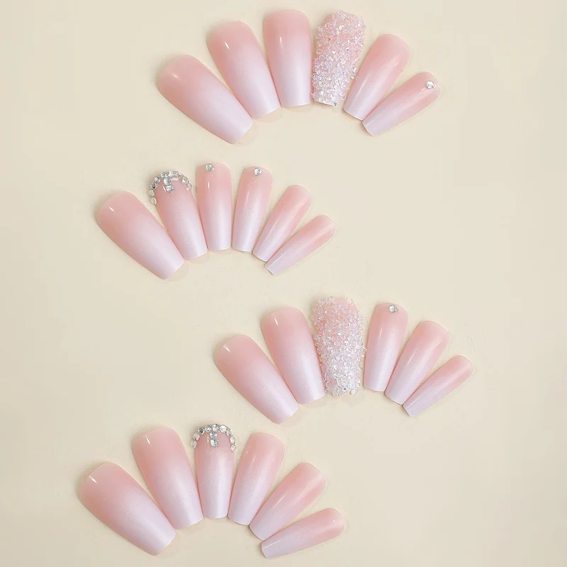 Kunstnagelset mit Glitzer- und Schneeflocken-Design Brehn